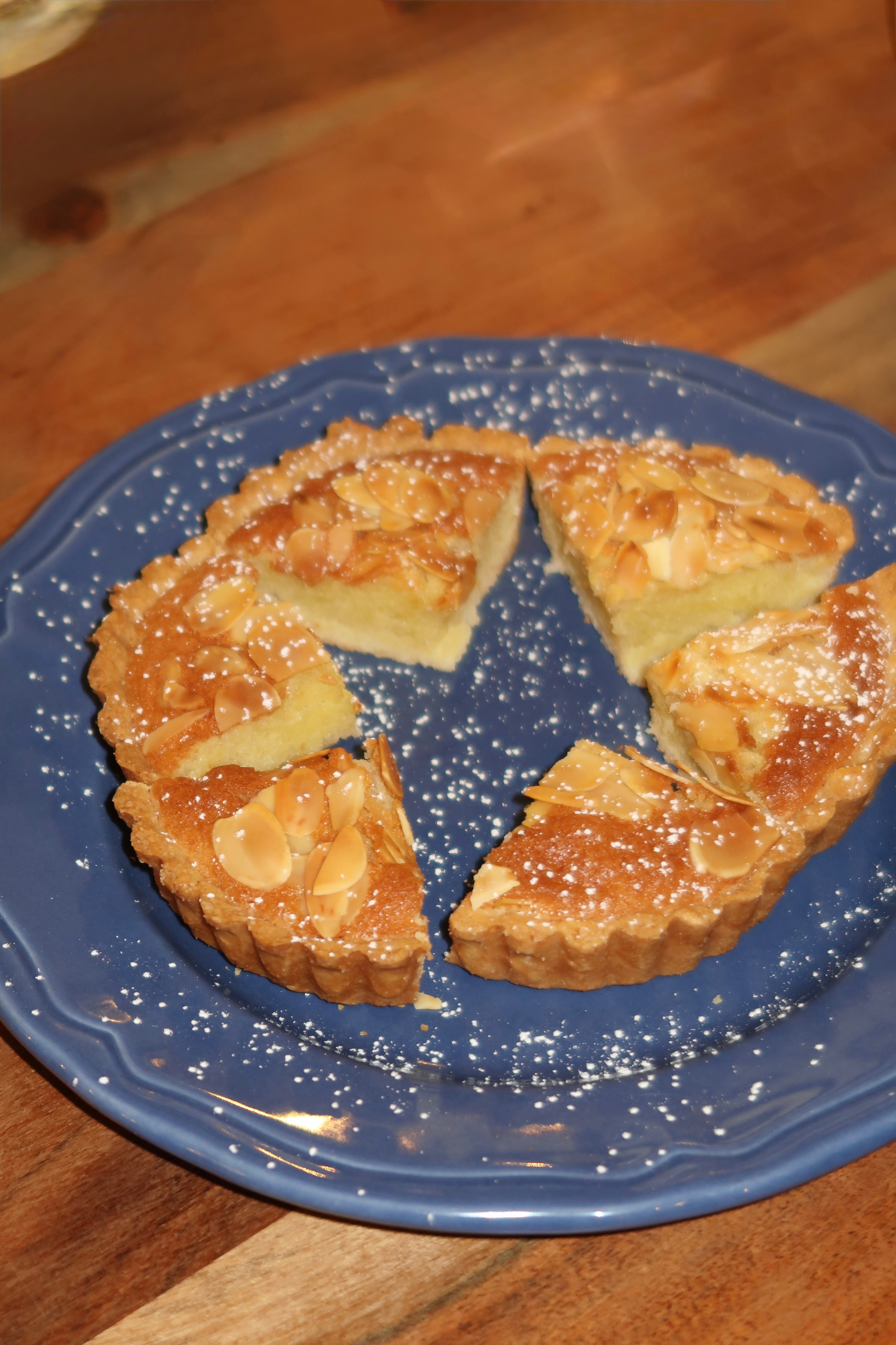 Tartelette amandine au salon de thé à Ollioules