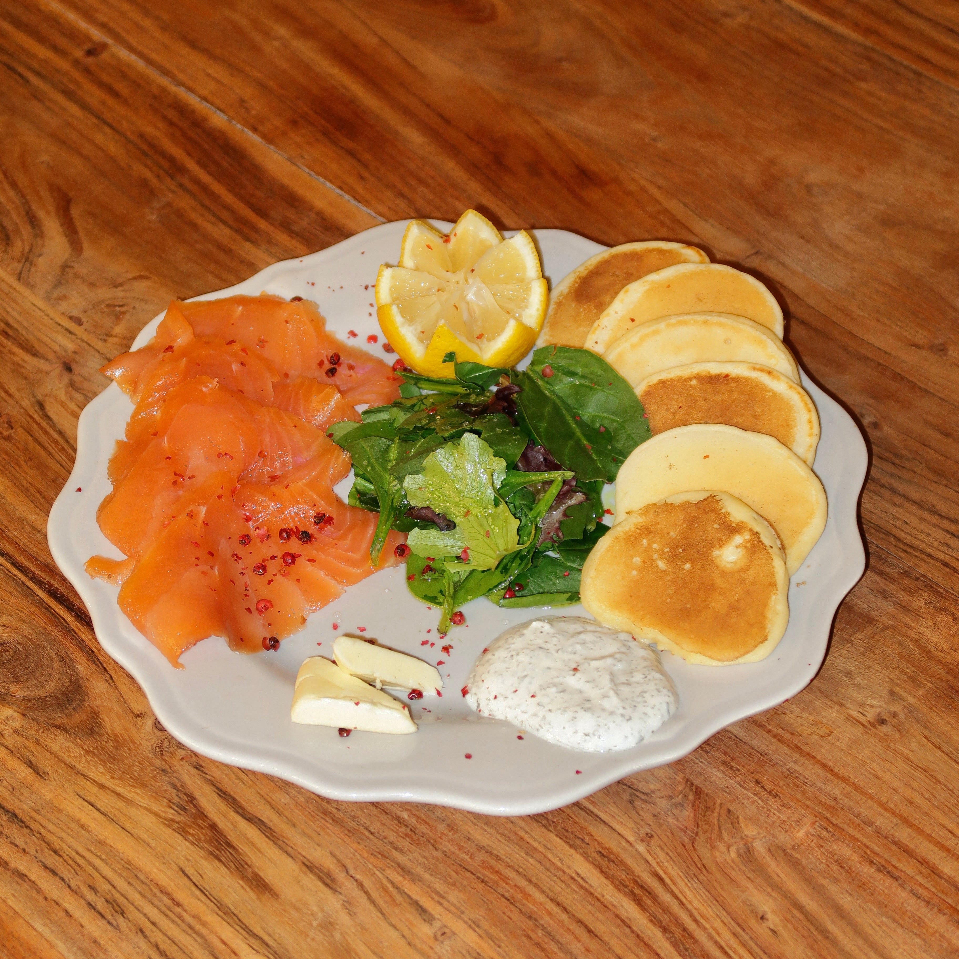 Assiette à partager entre amis de saumon Au Cyrano à Ollioules
